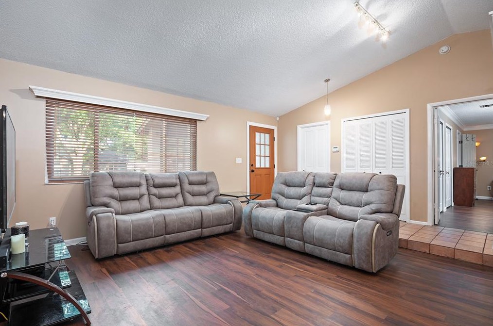 2072 Houndslake Dr, Winter Park FL  32792-6013 exterior