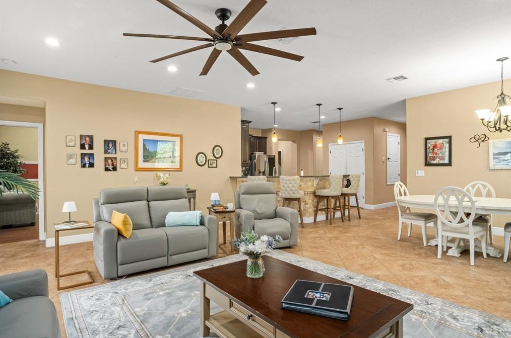 1060 Vinsetta Cir, Winter Garden FL  34787-9625 exterior