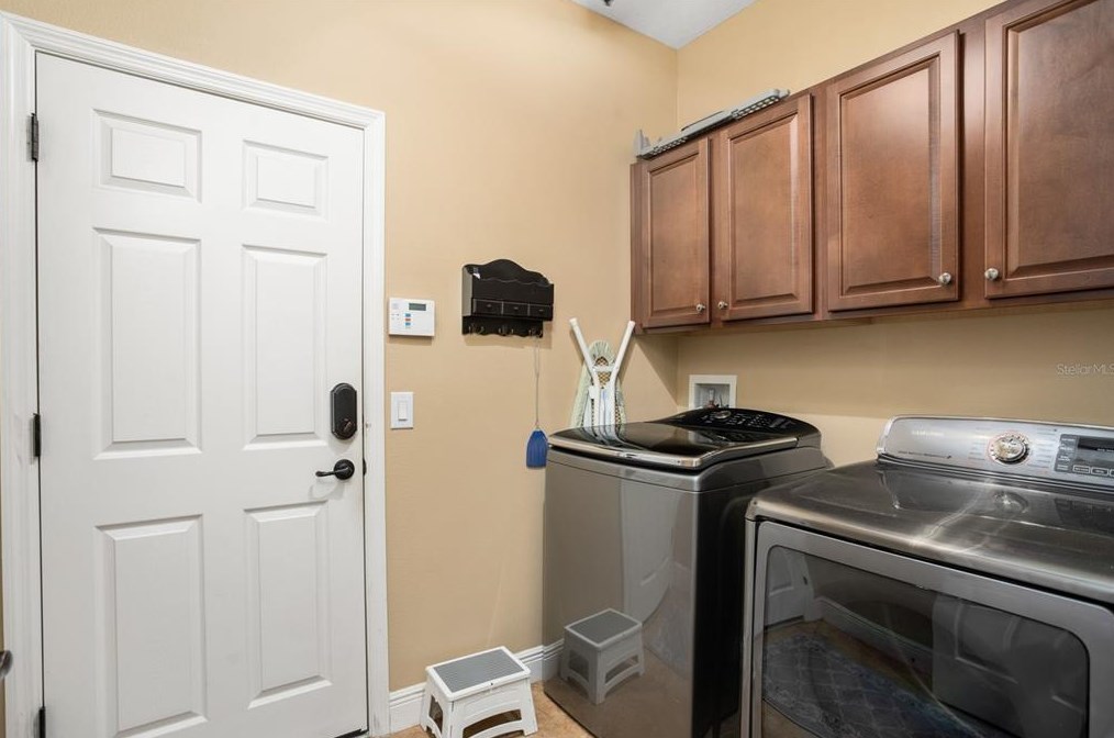 1060 Vinsetta Cir, Winter Garden FL  34787-9625 exterior