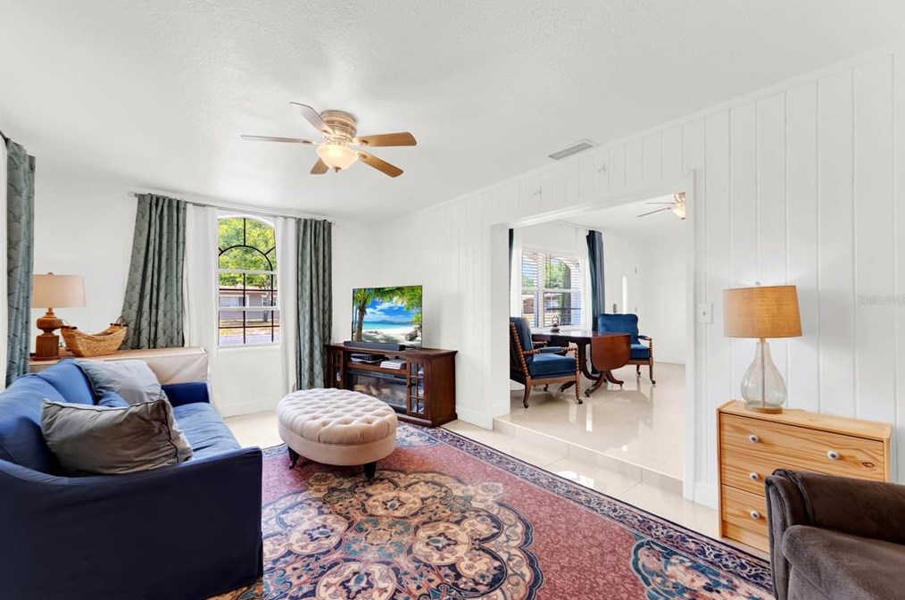 627 Adirondack Ave, Orlando FL  32807-1203 exterior