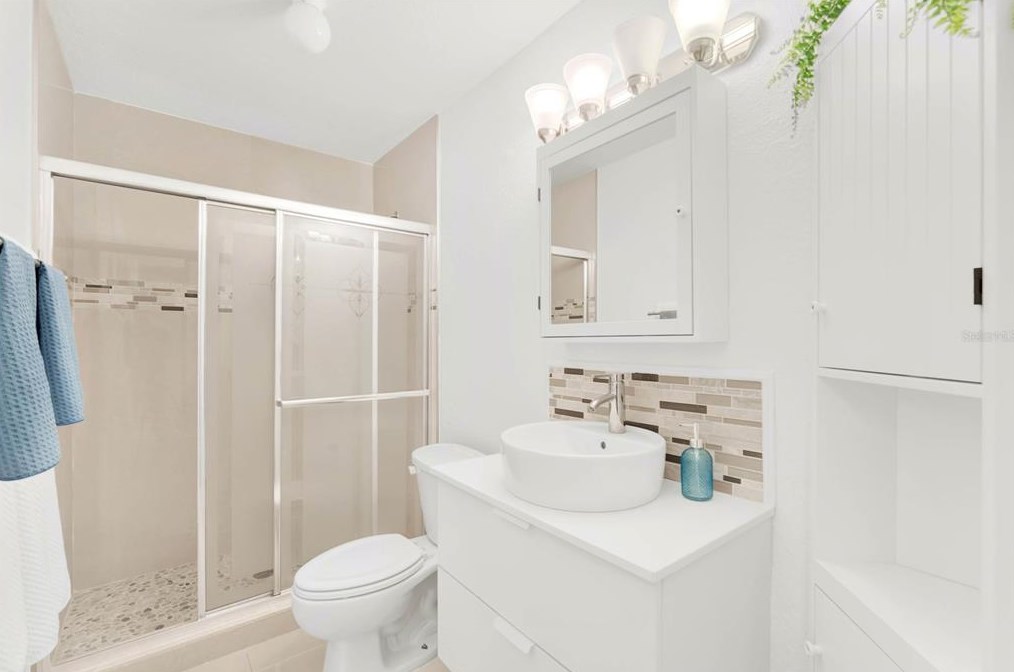 627 Adirondack Ave, Orlando FL  32807-1203 exterior