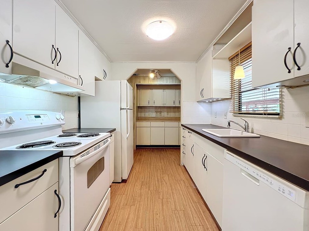 128 Plantation Blvd, Lake Mary FL  32746-2563 exterior