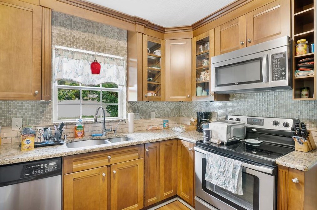 615 Burke St, Altamonte Springs FL 32701-6801 exterior