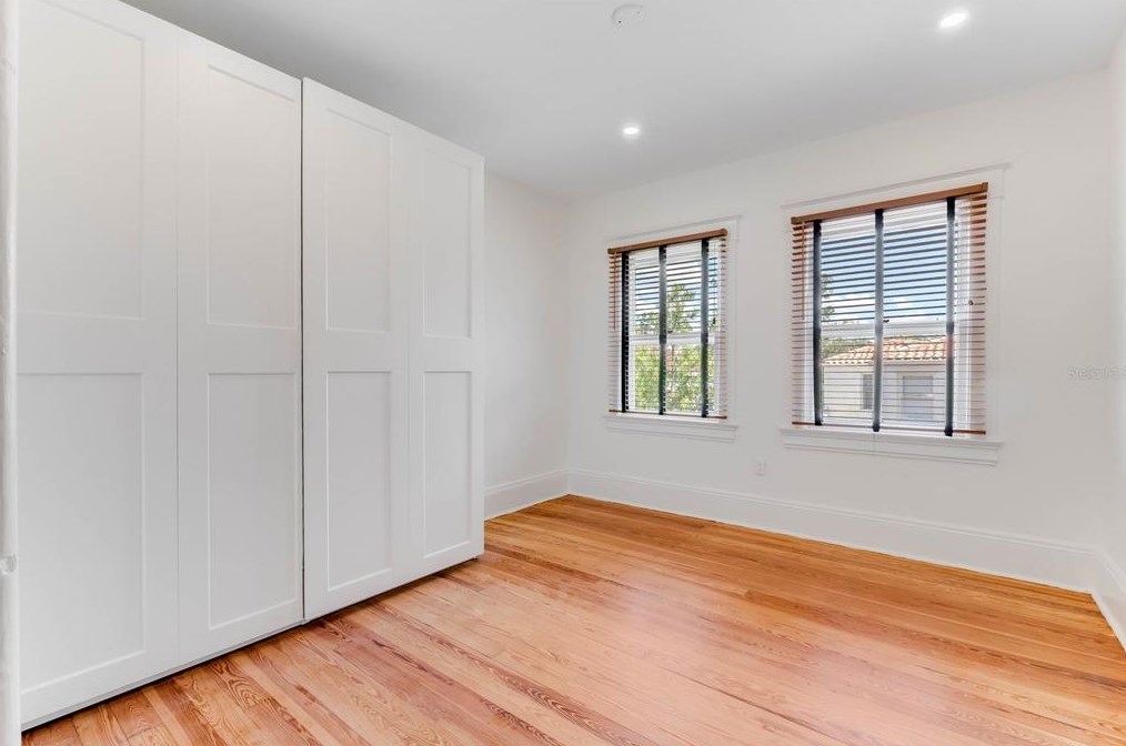 527 Broadway Ave, Orlando FL  32803-5351 exterior