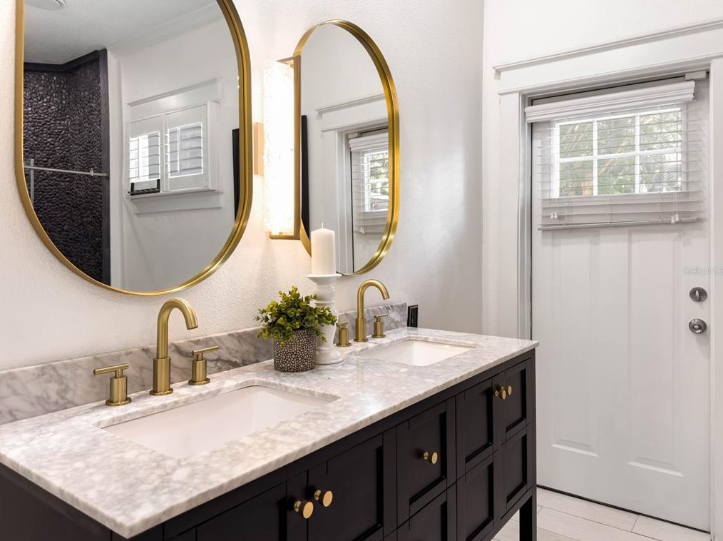 527 Broadway Ave, Orlando FL  32803-5351 exterior