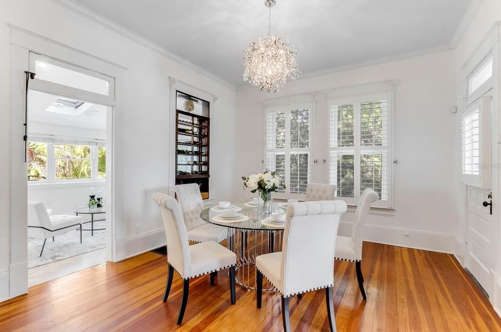 527 Broadway Ave, Orlando FL  32803-5351 exterior