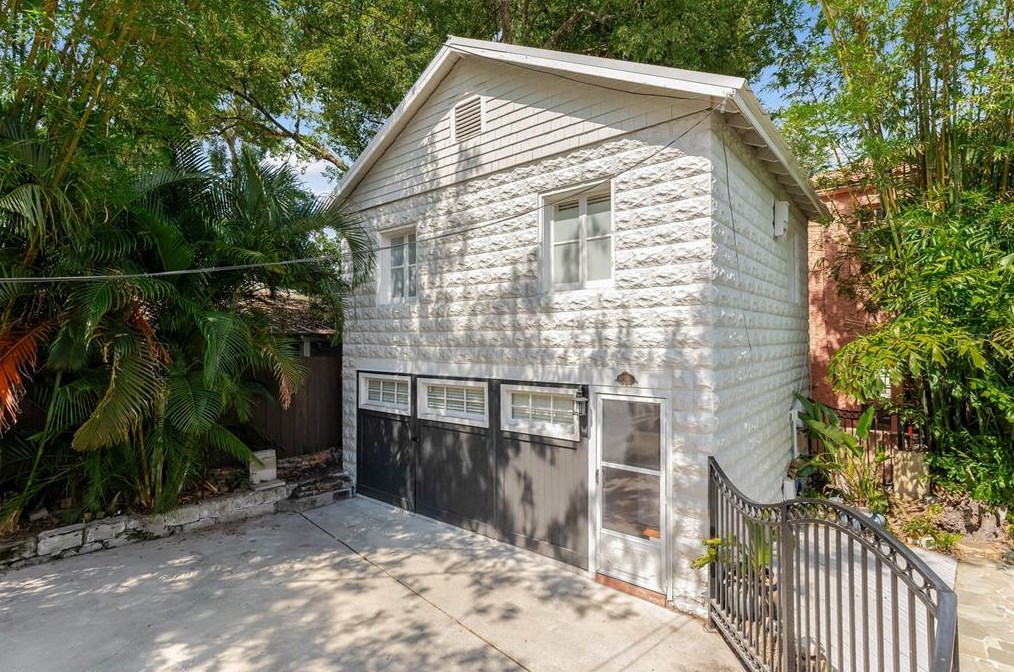 527 Broadway Ave, Orlando FL  32803-5351 exterior