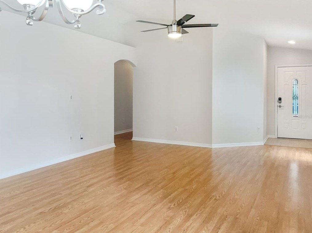 12704 Adventure Dr, Riverview FL exterior