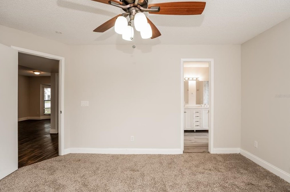 5616 Breckenridge Cir, Orlando FL  32818-1377 exterior