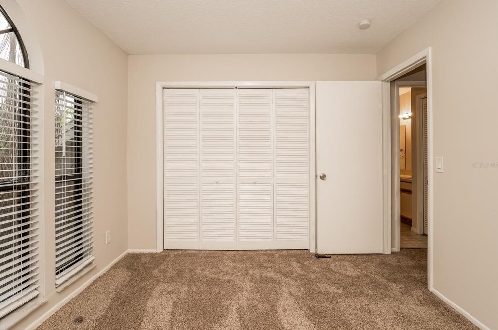 5616 Breckenridge Cir, Orlando FL  32818-1377 exterior