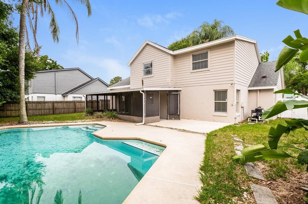 5616 Breckenridge Cir, Orlando FL  32818-1377 exterior