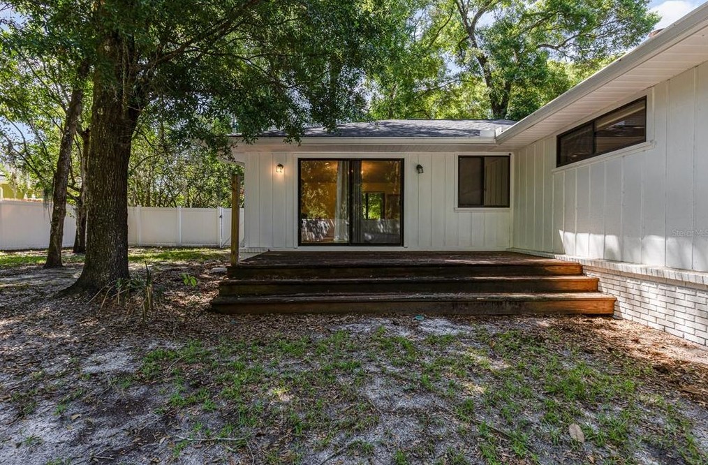 1171 Heidi Ct, Deland FL  32720-2015 exterior