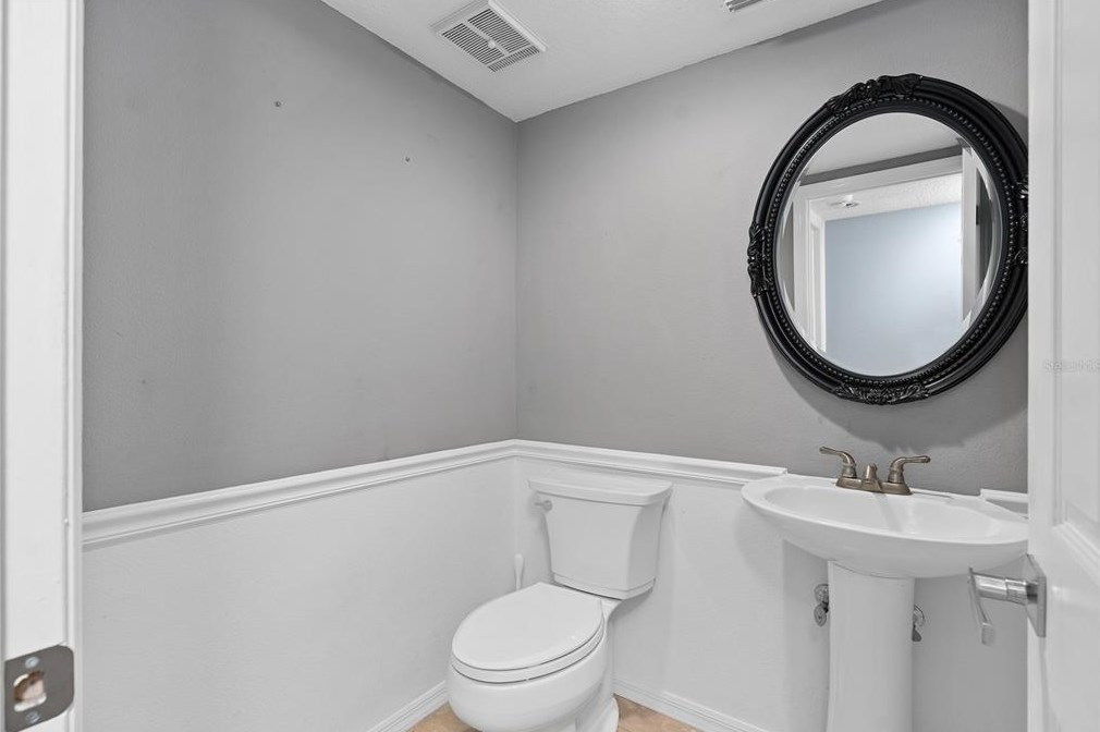 2501 Donaldson Dr, Orlando FL  32812-8406 exterior