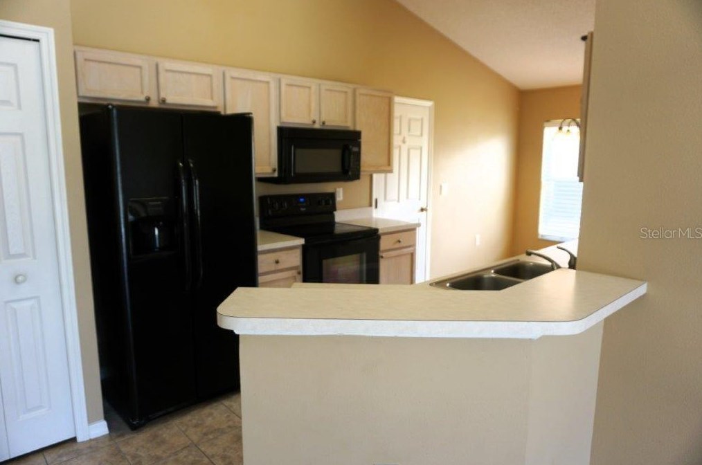 242 Casterton Cir, Davenport FL 33897-3695 exterior