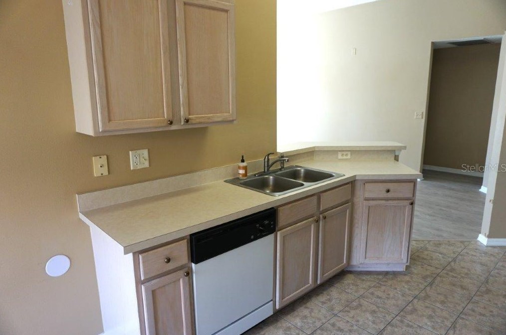 242 Casterton Cir, Davenport FL 33897-3695 exterior