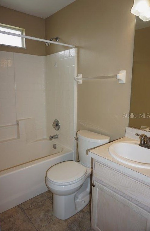 242 Casterton Cir, Davenport FL 33897-3695 exterior