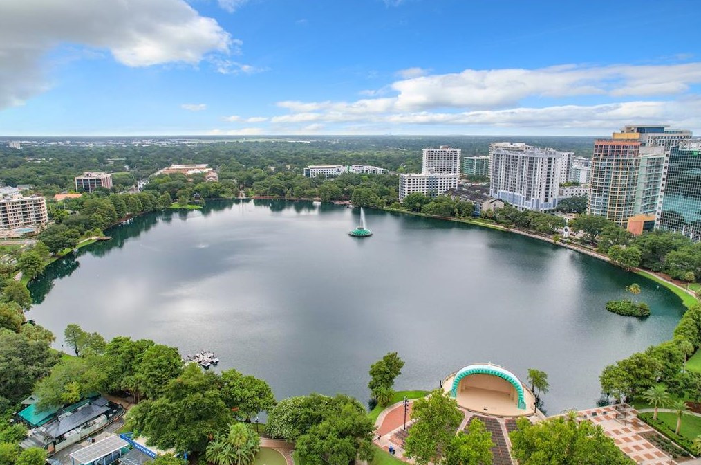 150 Robinson St, Orlando FL  32801-1618 exterior