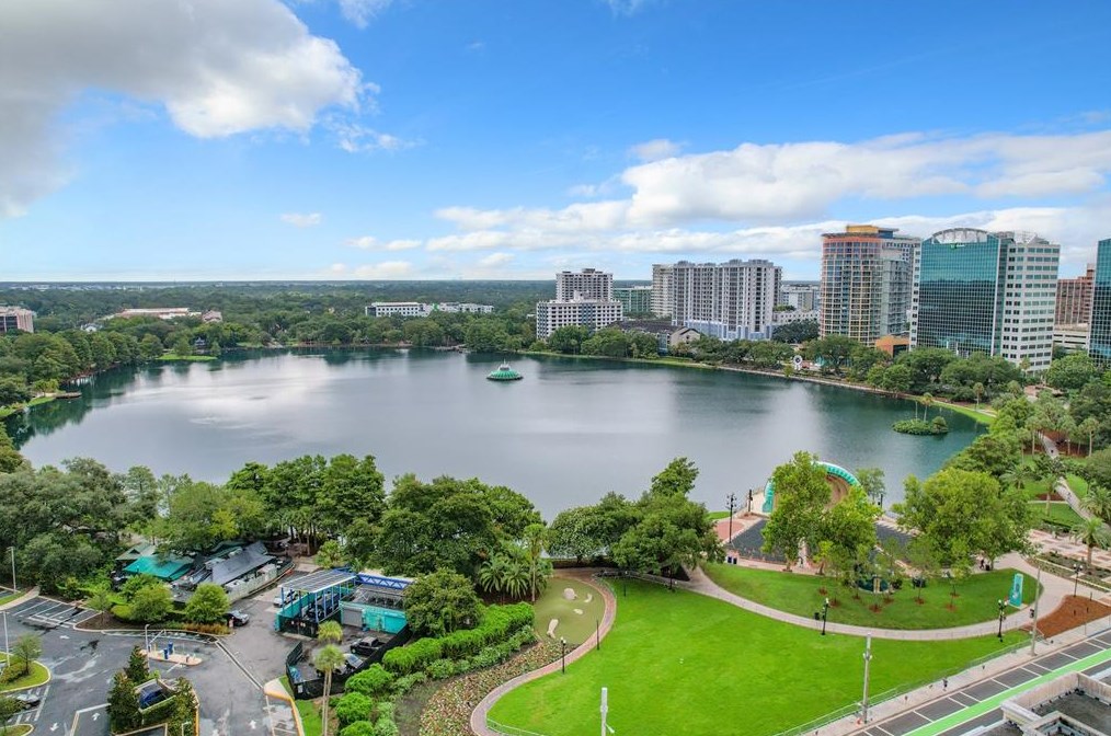 150 Robinson St, Orlando FL  32801-1618 exterior