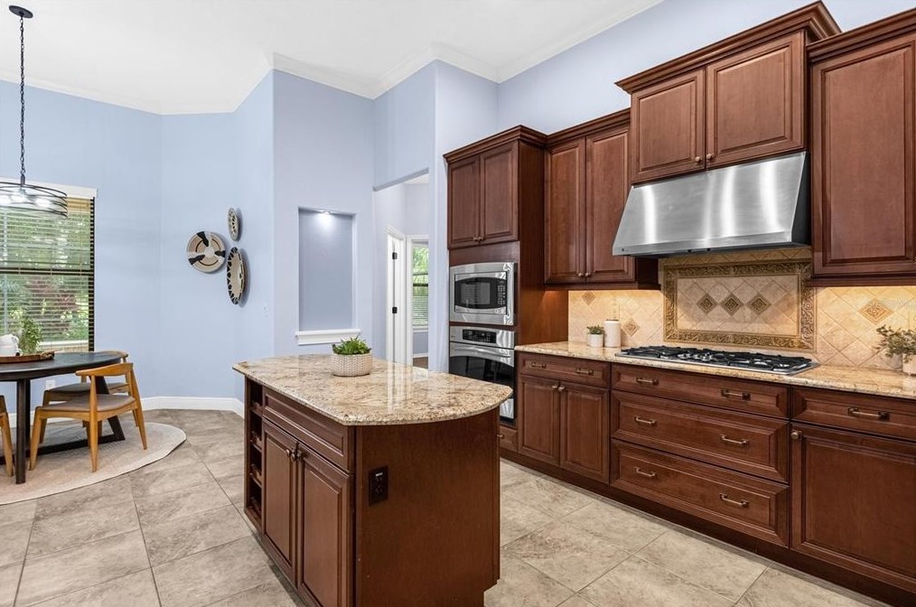 502 Victoria Hills Dr, Deland FL  32724-8826 exterior