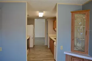 550 St Johns Rd, Tavares, FL 32778 - Photo 9