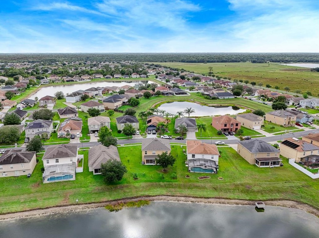 2390 Andrews Valley Dr, Kissimmee FL  34758-1709 exterior