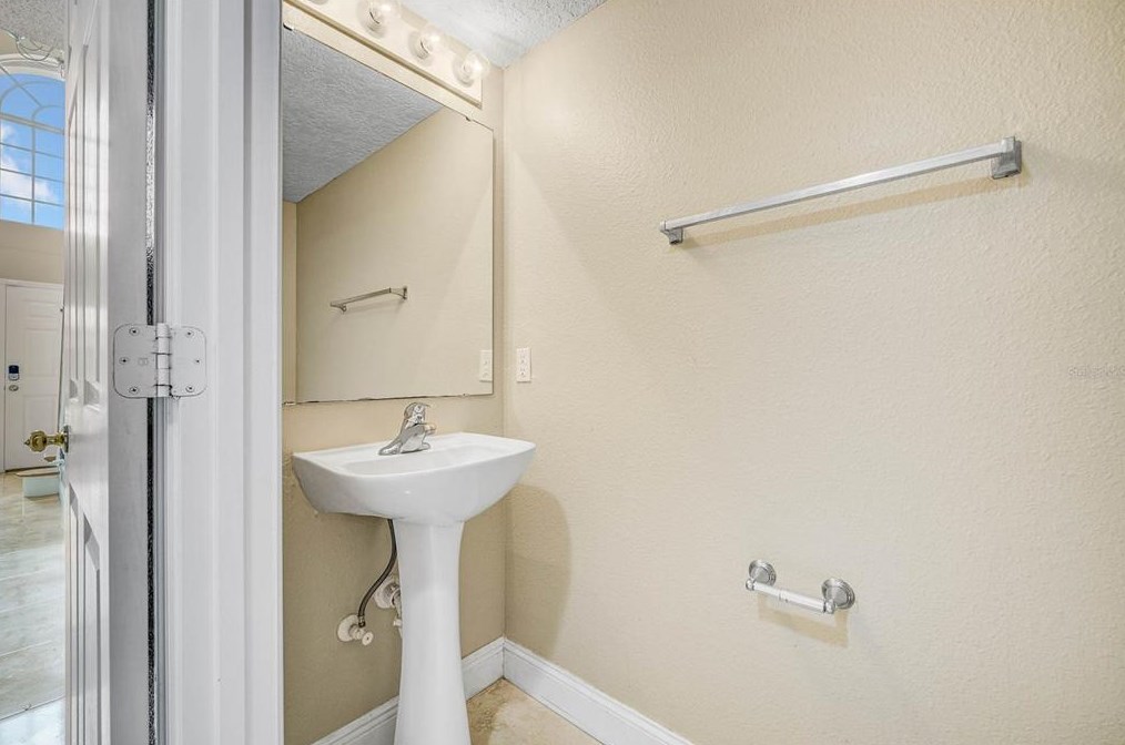 2390 Andrews Valley Dr, Kissimmee FL  34758-1709 exterior