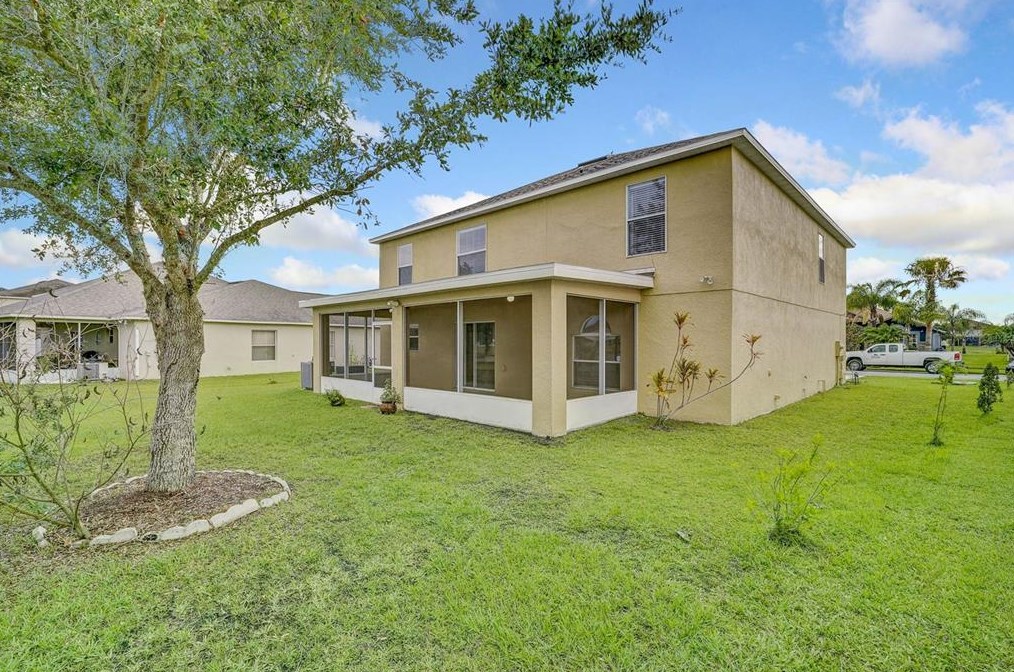 2390 Andrews Valley Dr, Kissimmee FL  34758-1709 exterior