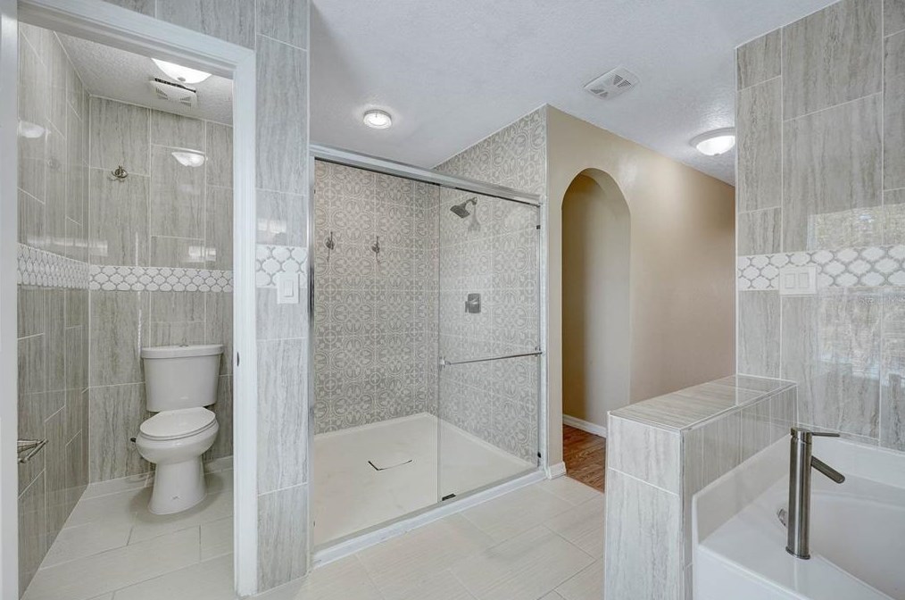 2390 Andrews Valley Dr, Kissimmee FL  34758-1709 exterior