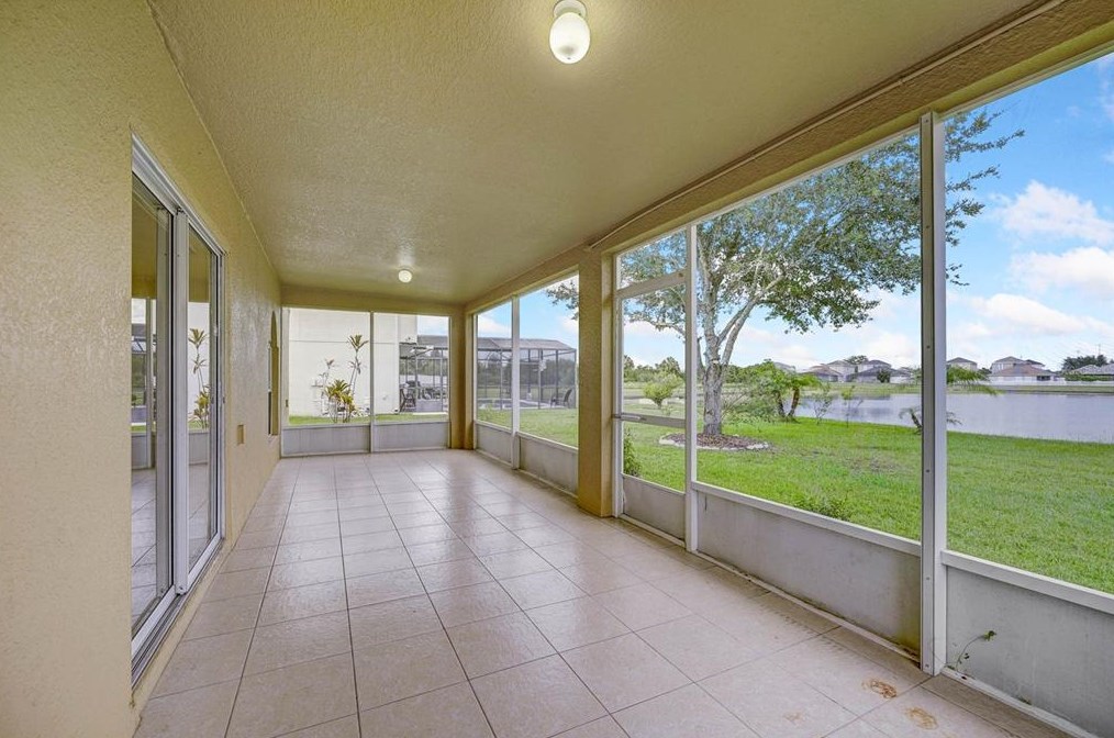 2390 Andrews Valley Dr, Kissimmee FL  34758-1709 exterior