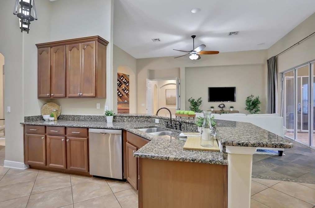 2421 Northumbria Dr, Sanford FL  32771-6494 exterior