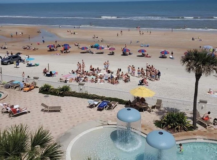 2700 Atlantic Ave, Daytona Beach FL 32118-5702 exterior