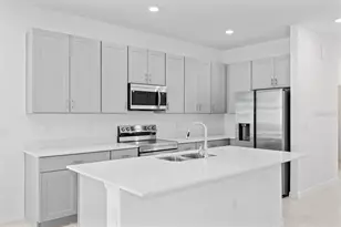 168 Duckweed Ave, Fruitland Park, FL 34731 - Photo 3