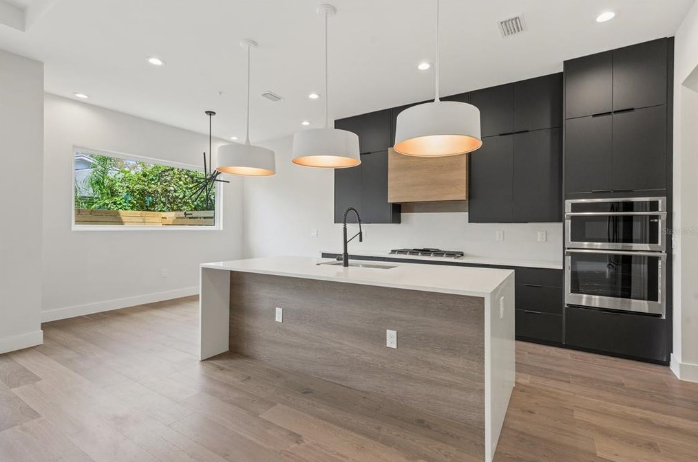 1915 Lakemont Ave, Winter Park FL 32792-3214 exterior