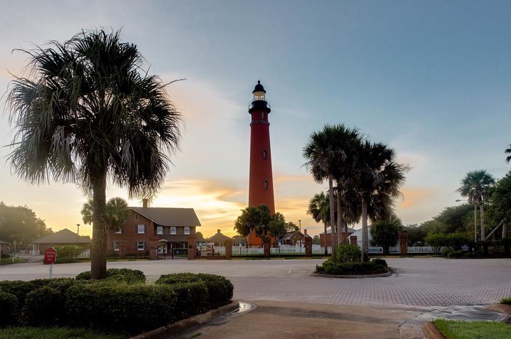 4495 Atlantic Ave, Daytona Beach FL  32127-6905 exterior