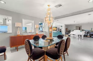 200 Colony Point Rd S, Saint Petersburg, FL 33705 - Photo 21