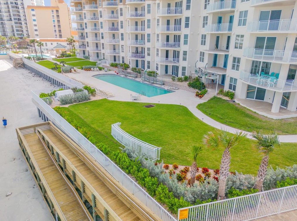 2403 Atlantic Ave, Daytona Beach FL 32118-5423 exterior