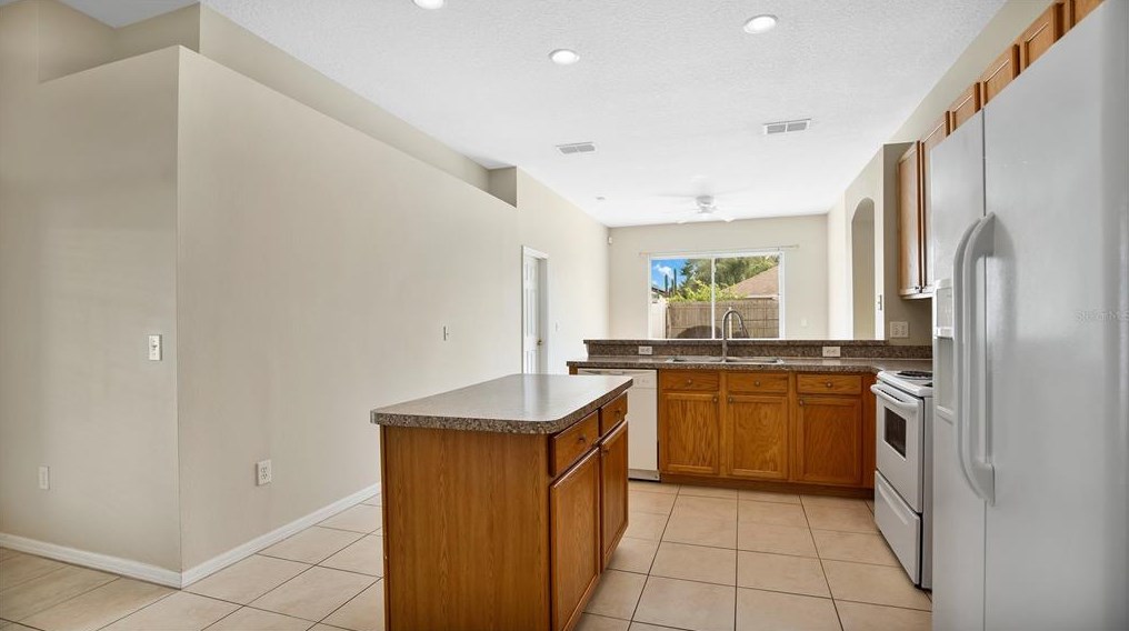 10824 Leader Ln, Orlando FL 32825-7224 exterior