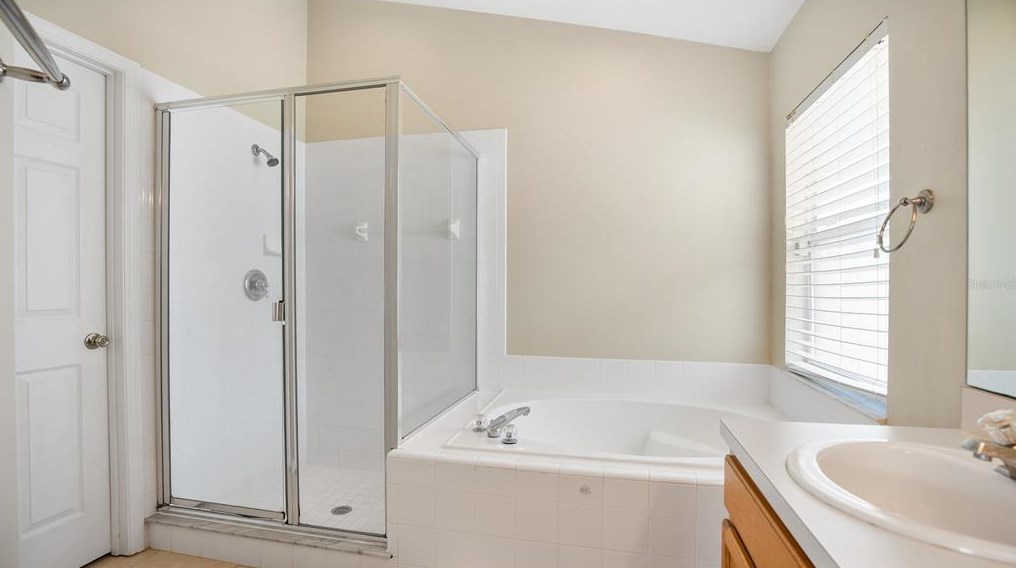 10824 Leader Ln, Orlando FL 32825-7224 exterior