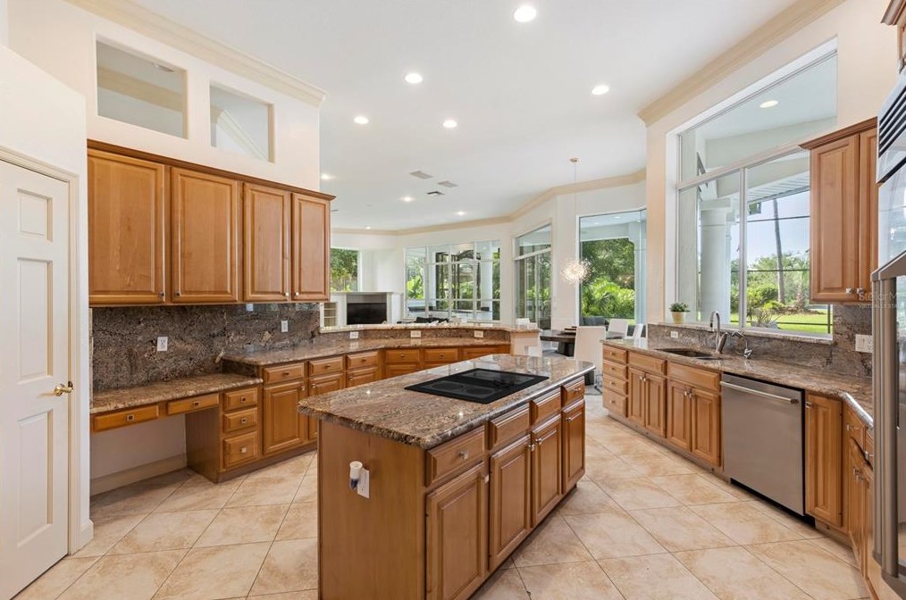 256 New Gate Loop, Lake Mary FL  32746-4127 exterior