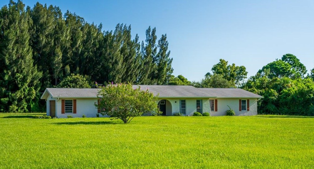 160 Grant Rd, Merritt Island, FL 32953