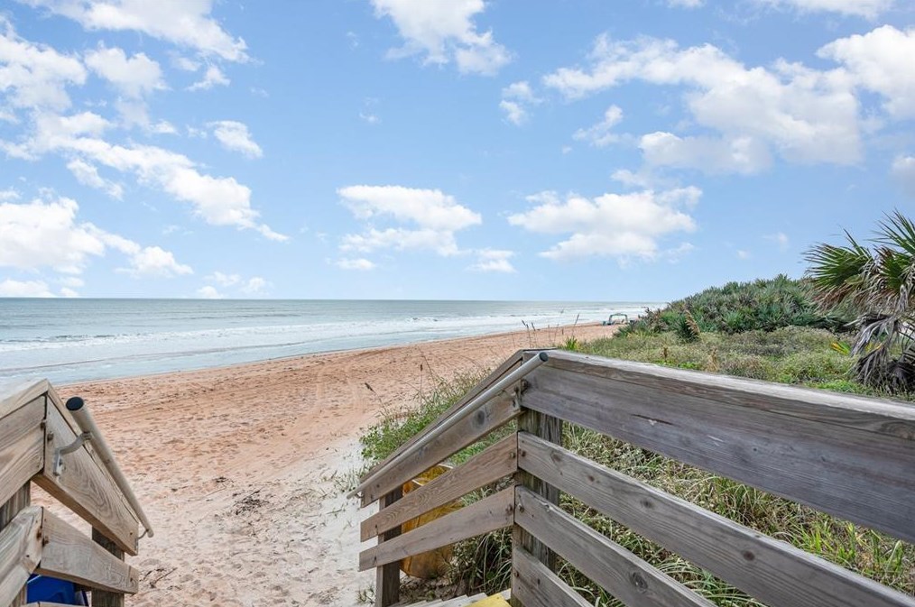 2100 Ocean Shore Blvd, Ormond Beach FL  32176-3156 exterior