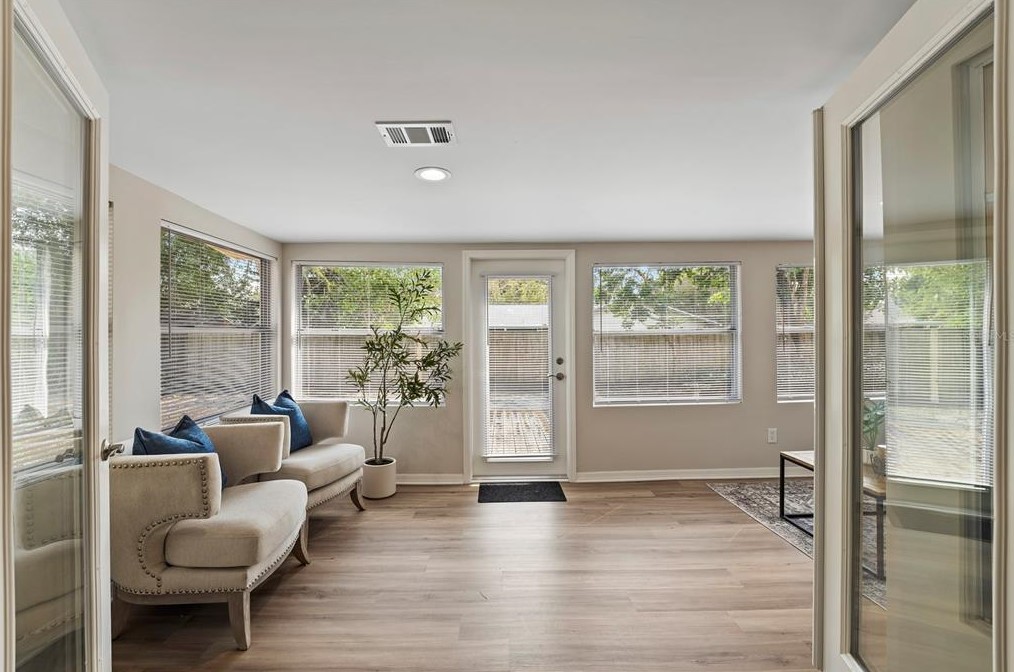 3037 Nicholson Dr, Winter Park FL 32792-7546 exterior