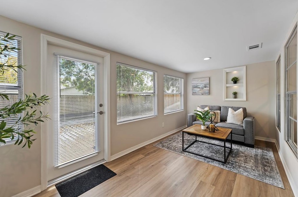 3037 Nicholson Dr, Winter Park FL 32792-7546 exterior