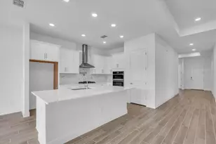 2515 Wise River Ln, Zephyrhills, FL 33539 - Photo 11