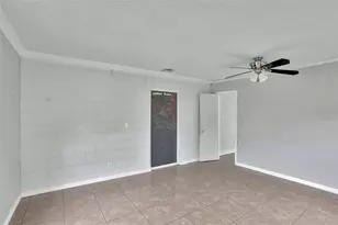 1053 E Hancock Dr, Deltona, FL 32725 - Photo 15