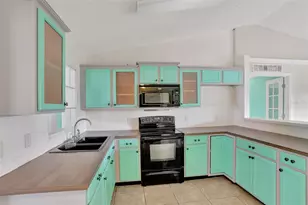 1053 E Hancock Dr, Deltona, FL 32725 - Photo 9