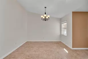 2847 Metro Sevilla Dr, Orlando, FL 32835 - Photo 11
