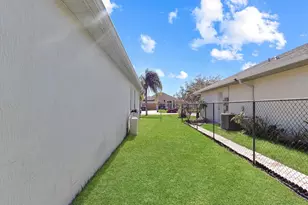 552 Eagle Ct, Poinciana, FL 34759 - Photo 9