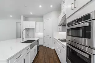 925 Tassleflower Trl, Saint Cloud, FL 34771 - Photo 3