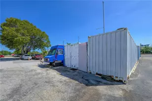 927 N US Hwy 1, Fort Pierce, FL 34950 - Photo 33